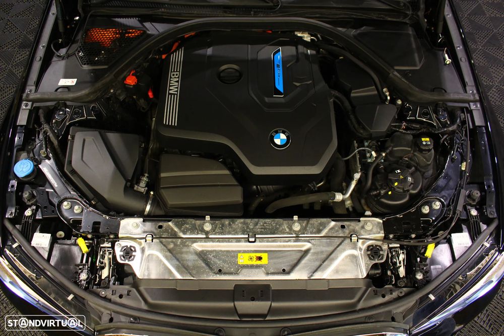 BMW 330 e Touring Line Sport Auto - 31