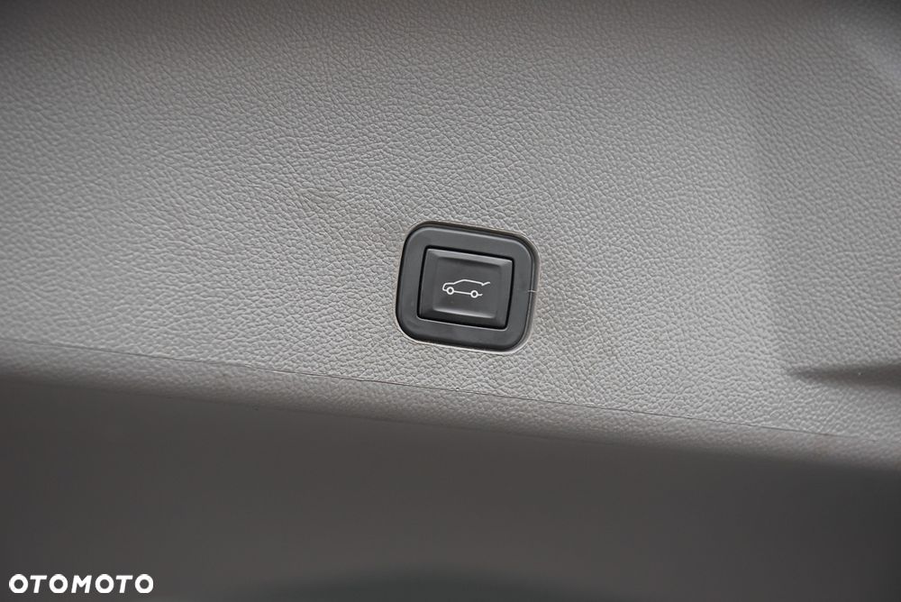 Cadillac SRX - 31