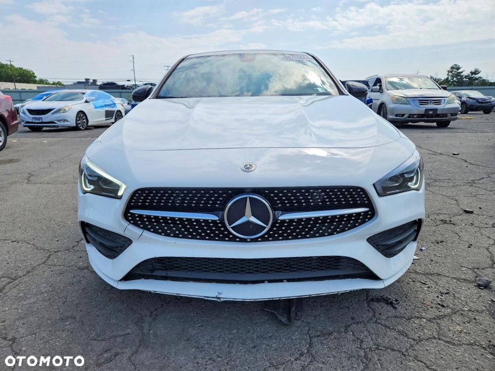 Mercedes-Benz CLA 250 4Matic 7G-DCT AMG Line - 3