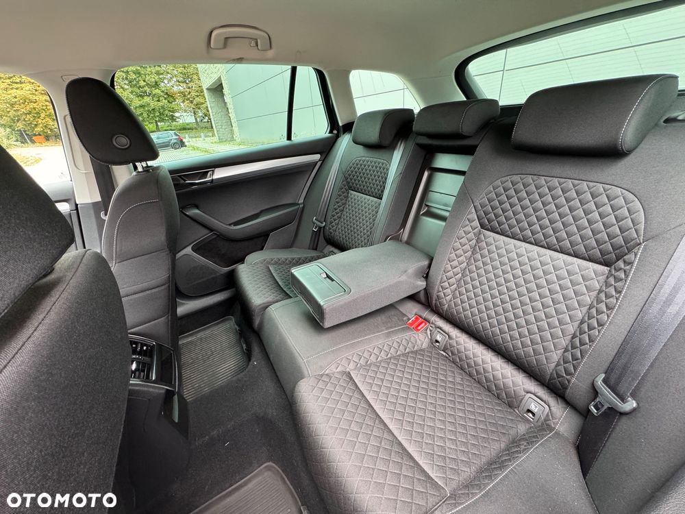 Skoda Superb 1.5 TSI Ambition DSG - 17