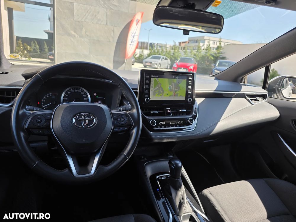 Toyota Corolla 1.8 Business Edition - 25