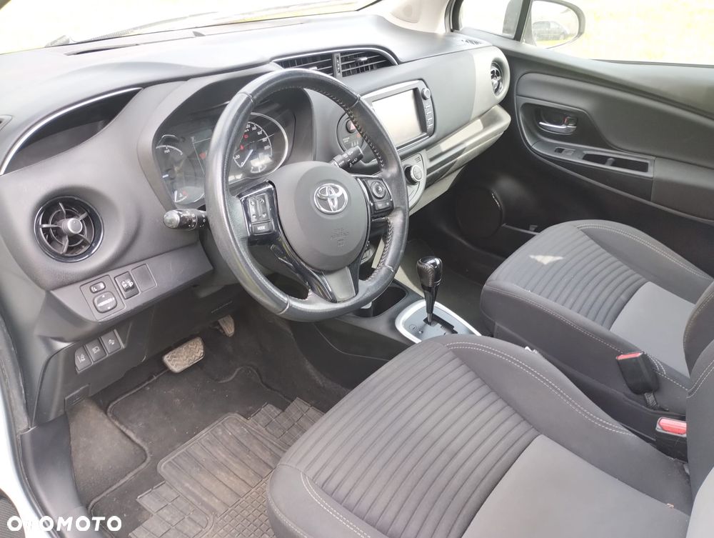 Toyota Yaris 1.5 VVT-i Selection - 6