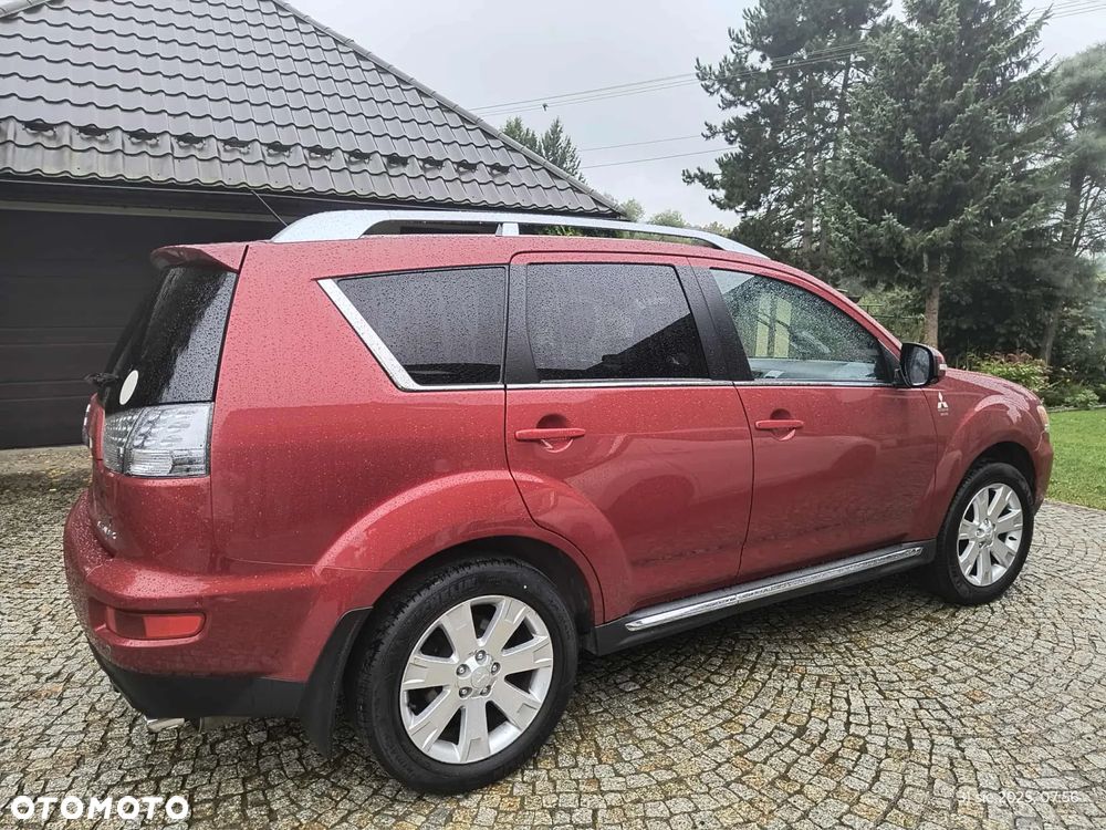 Mitsubishi Outlander - 1