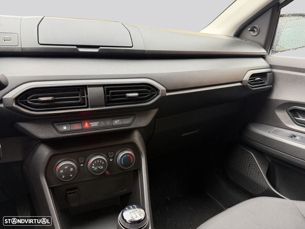 Dacia Sandero 1.0 SCe Essential - 21