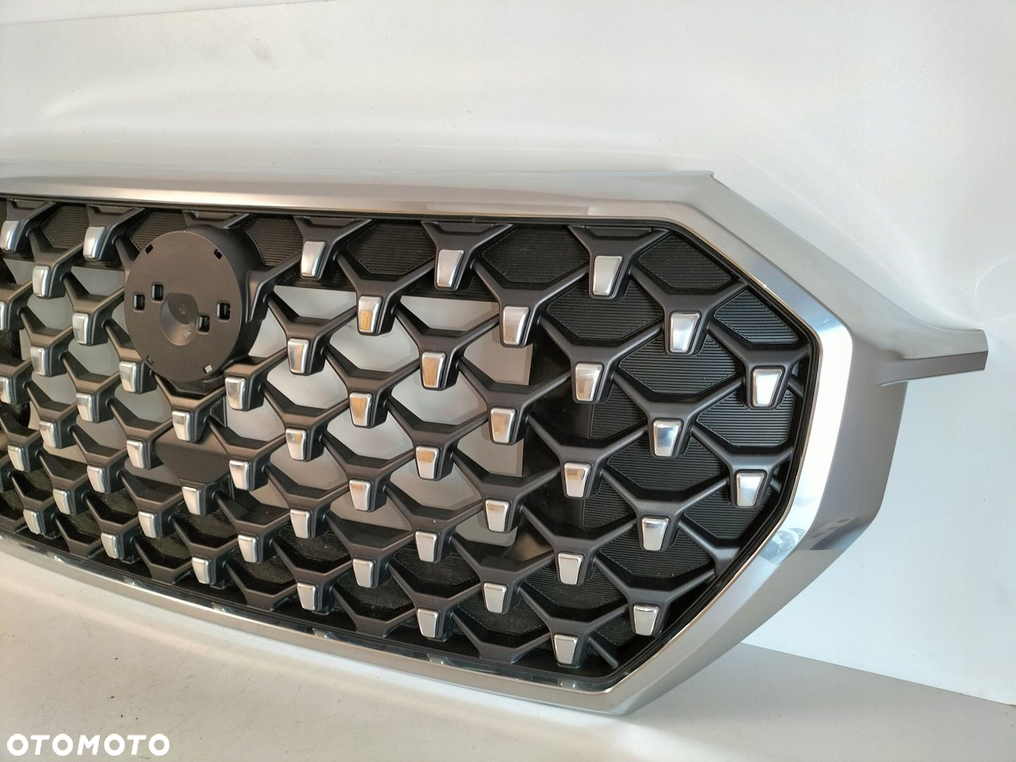Atrapa kratka grill SSANGYONG REXTON II LIFT 20- - 3
