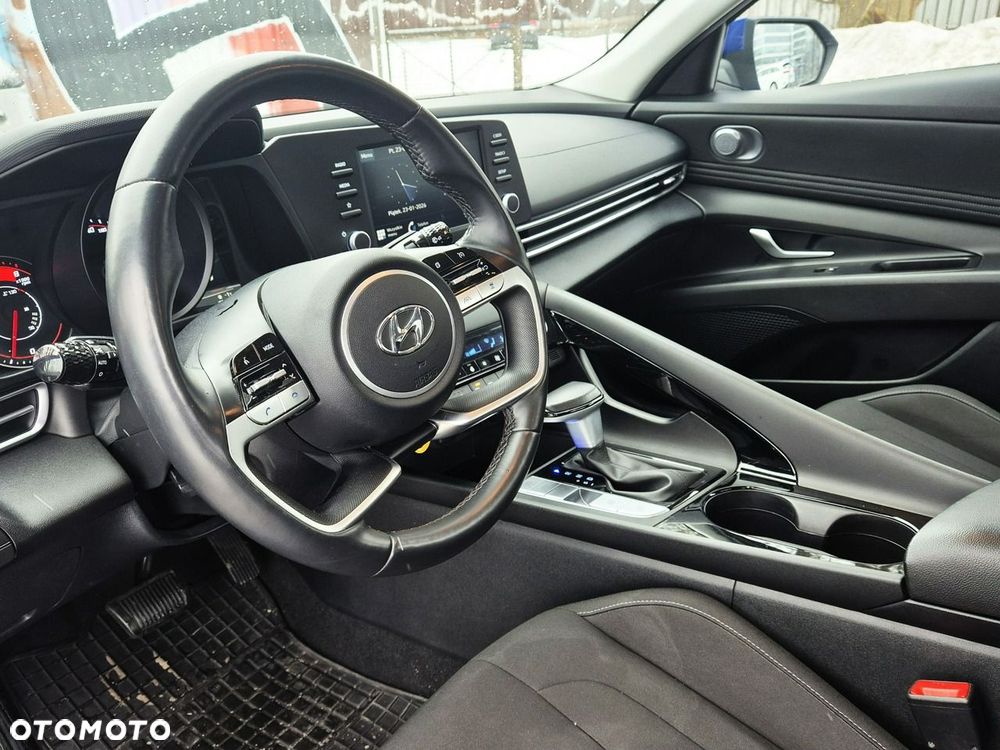 Hyundai Elantra - 10