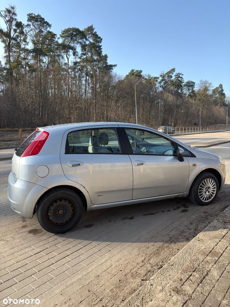 Fiat Grande Punto - 4