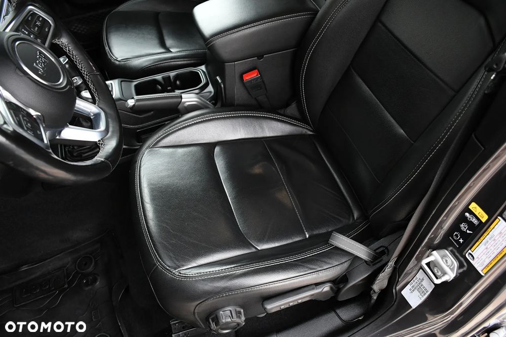 Jeep Wrangler Unlimited 2.2 CRD Sahara - 25