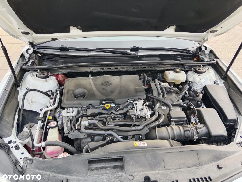 Toyota Camry 2.5 Hybrid Executive CVT - 16