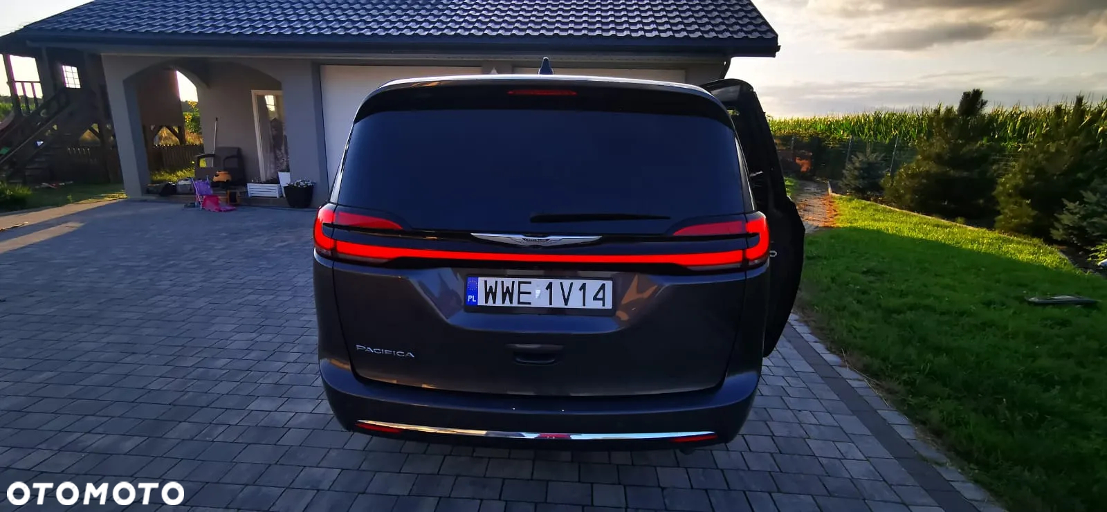 Chrysler Pacifica - 14