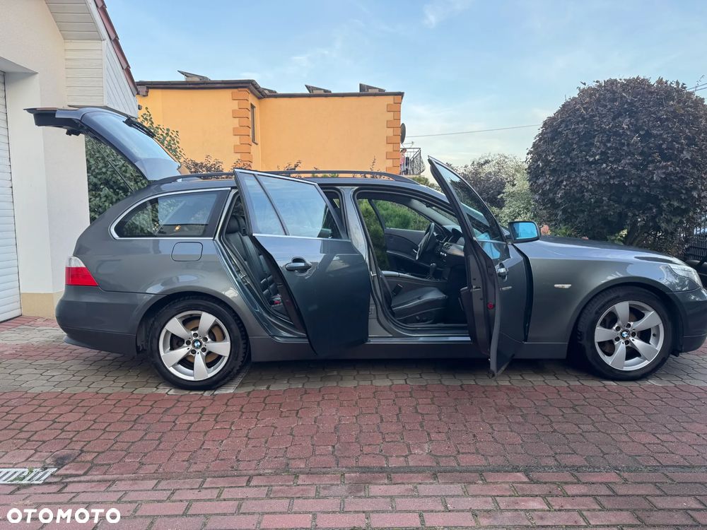 BMW Seria 5 525i Touring - 8