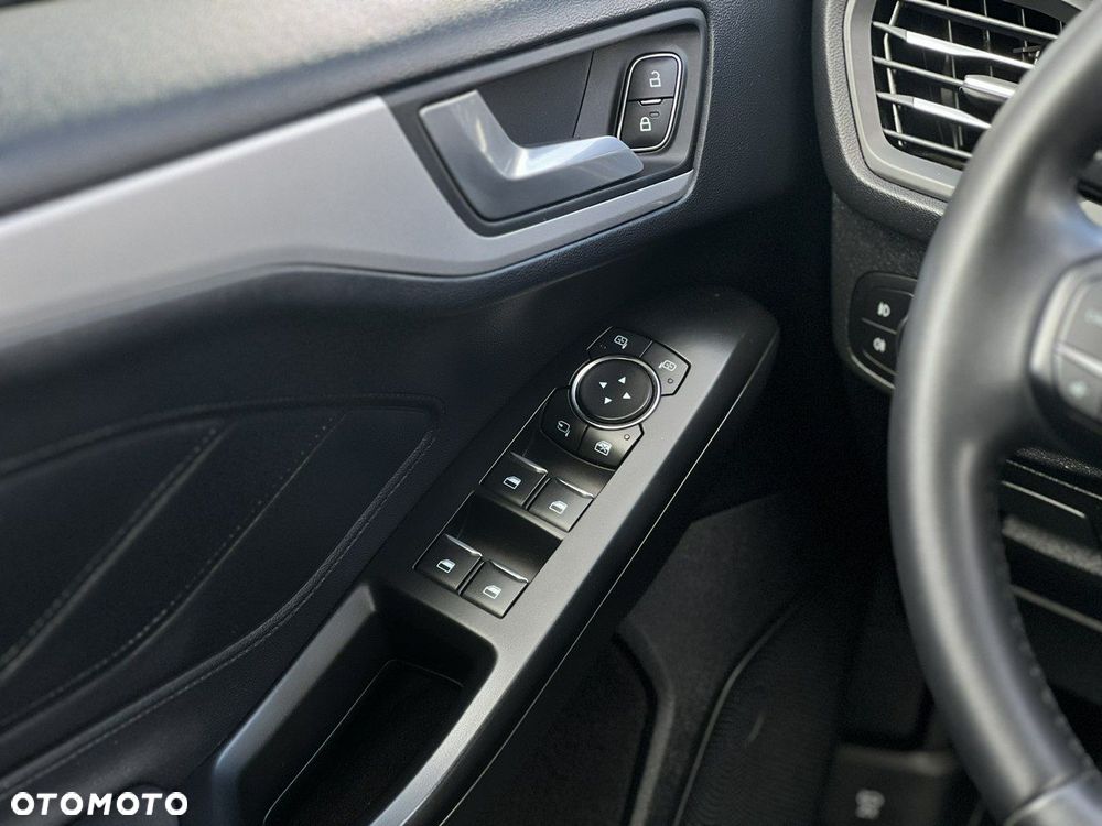 Ford Focus 1.0 EcoBoost Trend - 31