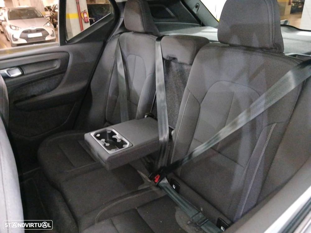 Volvo XC 40 1.5 T3 Momentum Plus Geartronic - 11