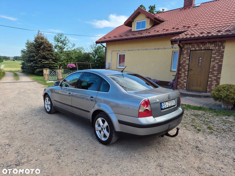 Volkswagen Passat - 4