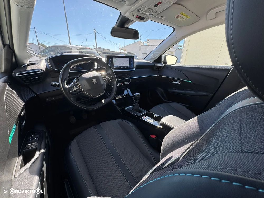 Peugeot 208 1.2 PureTech Allure Pack - 3