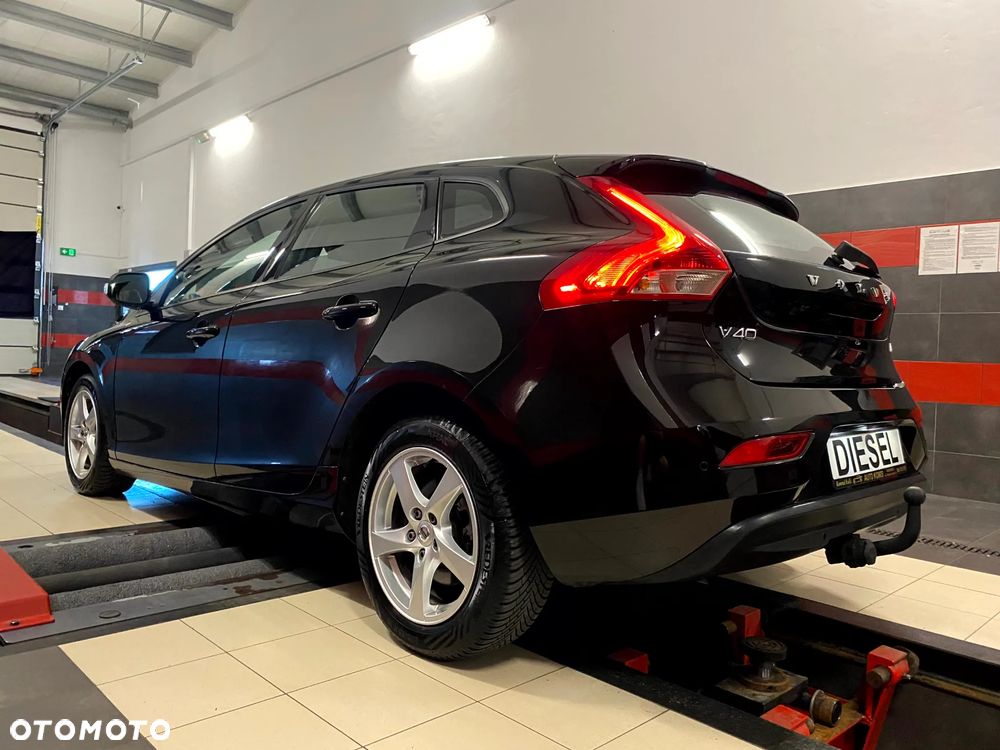 Volvo V40 D2 Drive-E R-Design Momentum - 13
