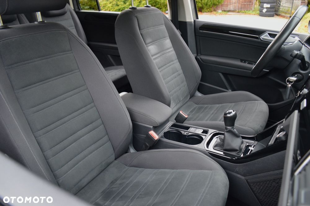 Volkswagen Touran 2.0 TDI BMT Highline - 29