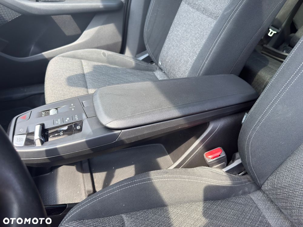 BMW Seria 2 218i - 25