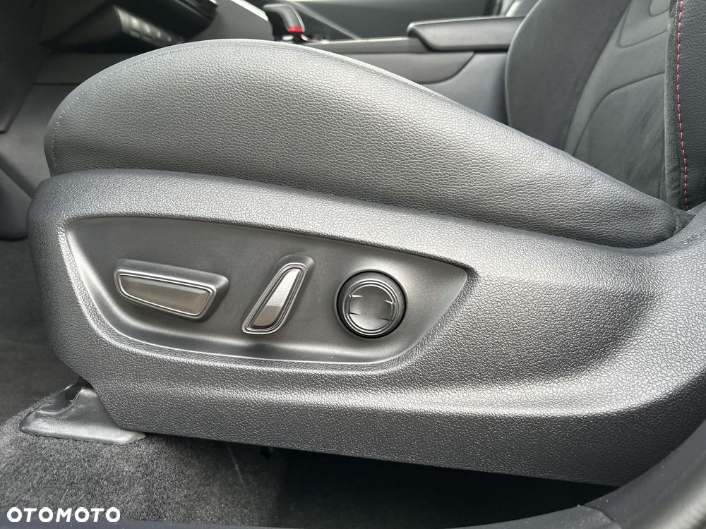 Toyota C-HR - 16