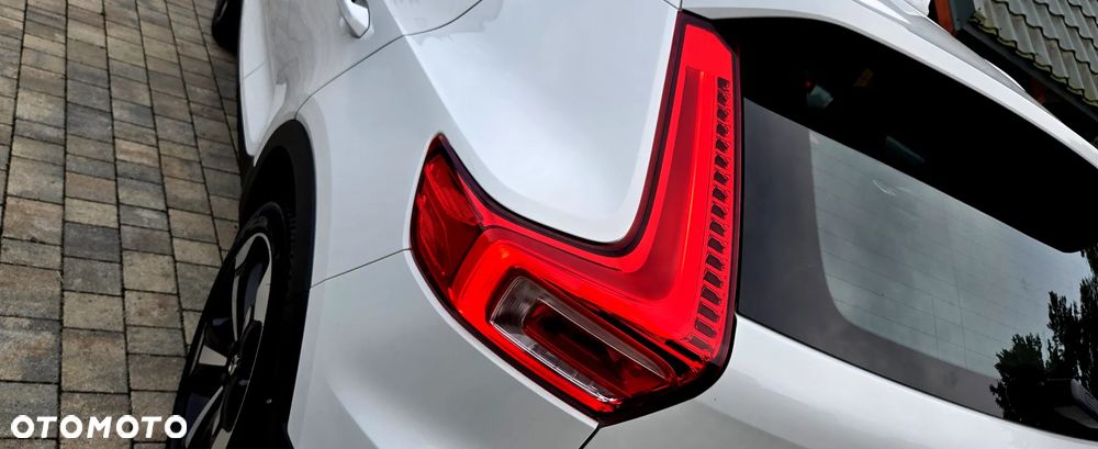 Volvo XC 40 T3 Momentum Pro - 16