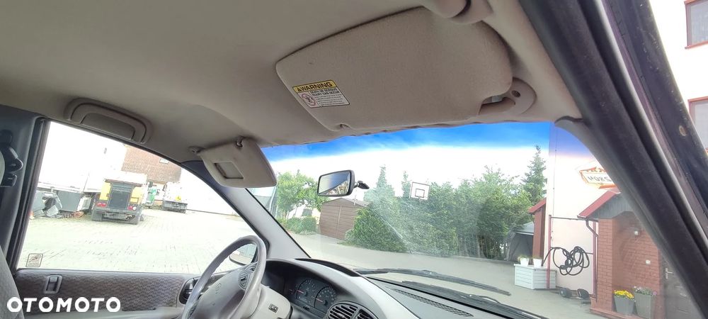 Chrysler Voyager - 10