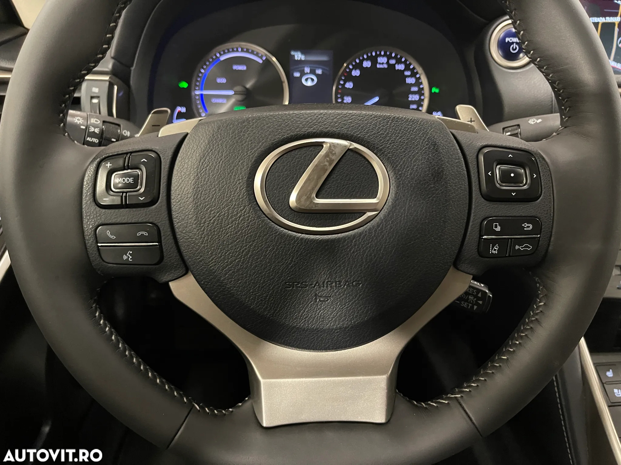 Lexus Seria IS 300h Executive - 26
