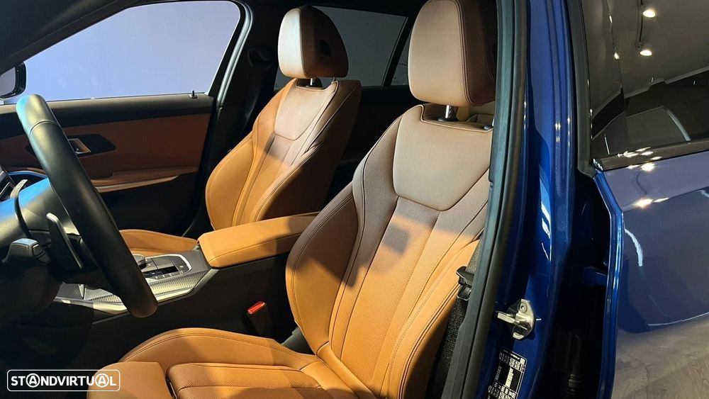 BMW 330 e Pack Desportivo M Auto - 10