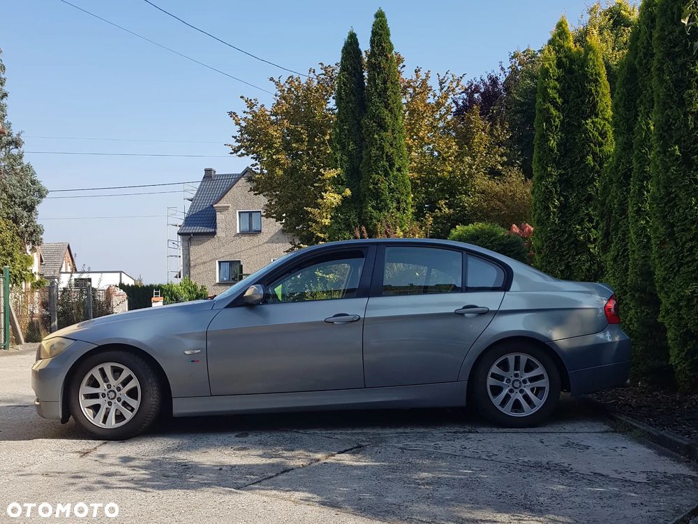 BMW Seria 3 320i - 3
