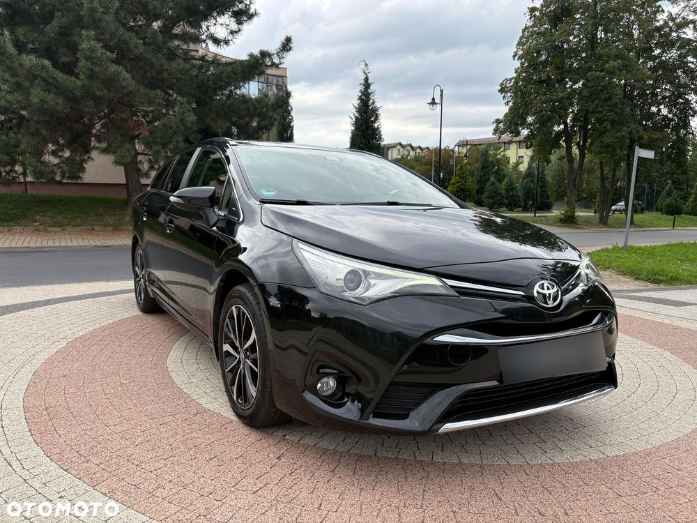 Toyota Avensis Touring Sports 1.8 Team Deutschland - 12