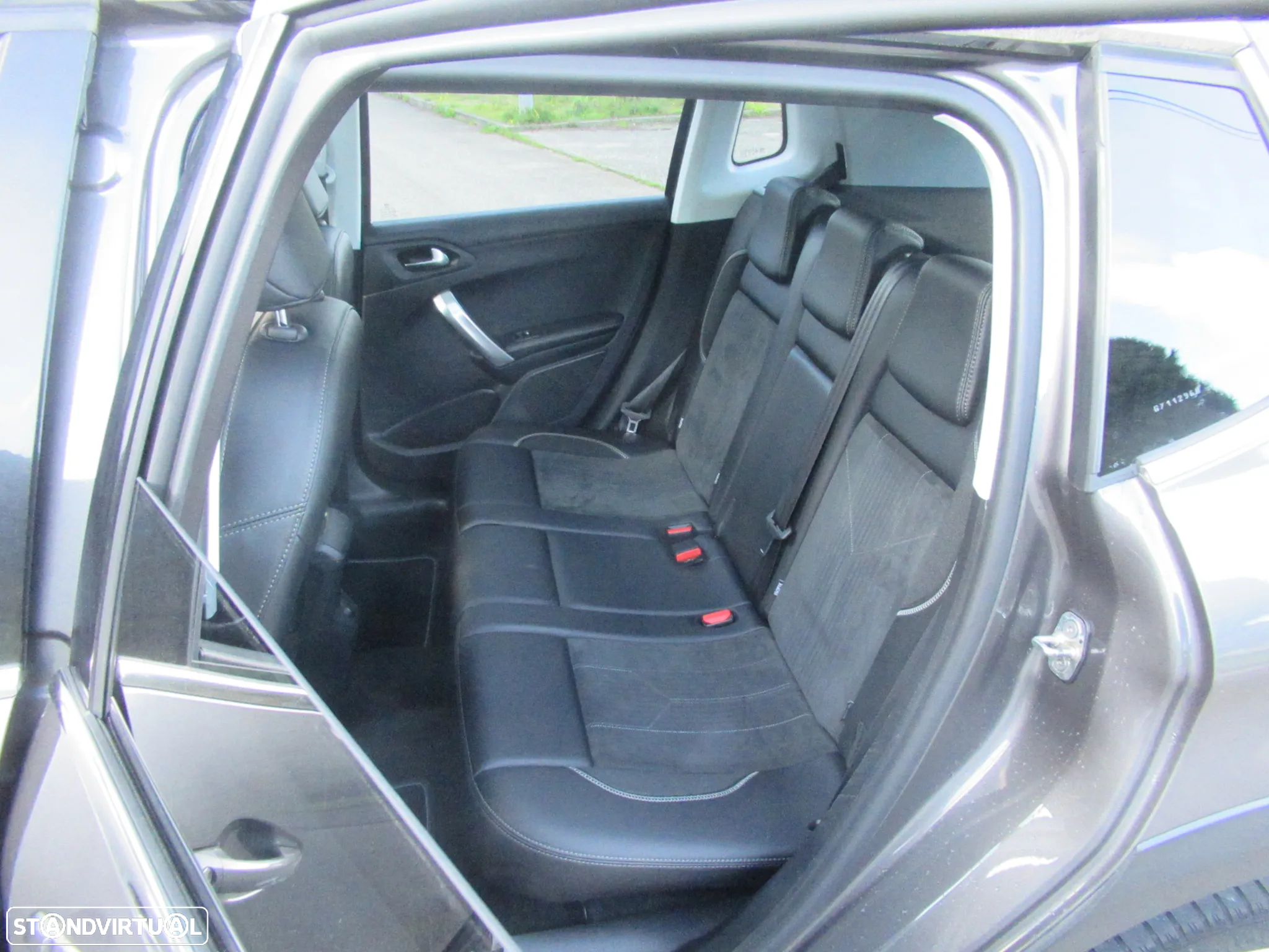 Peugeot 2008 1.6 BlueHDi Crossway - 28