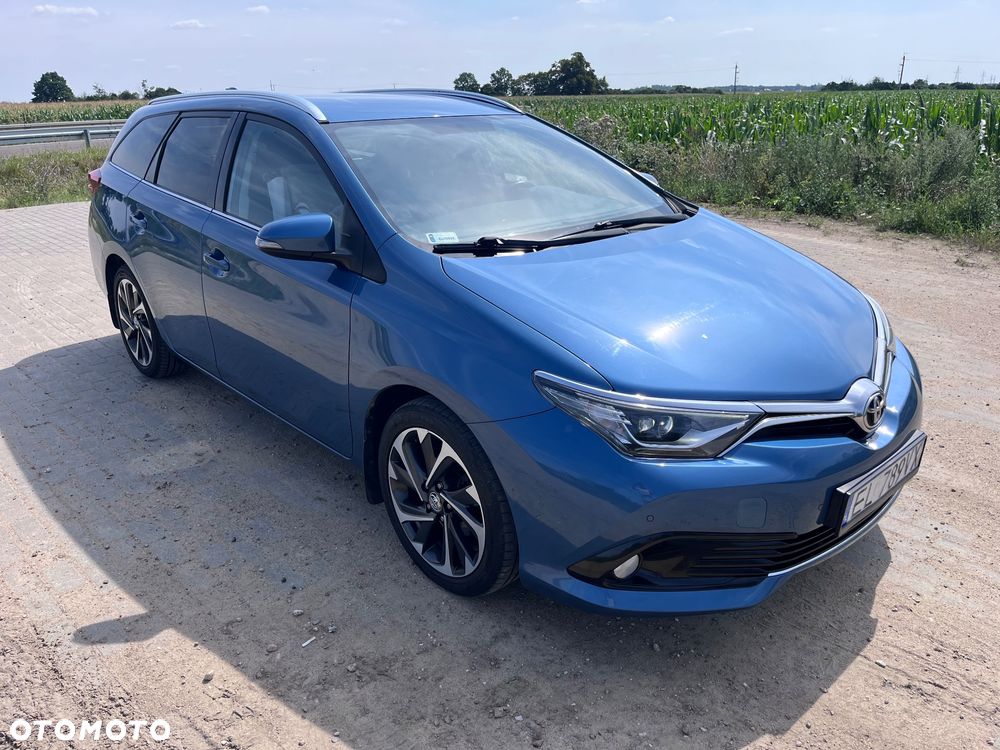 Toyota Auris 1.6 Premium + - 6