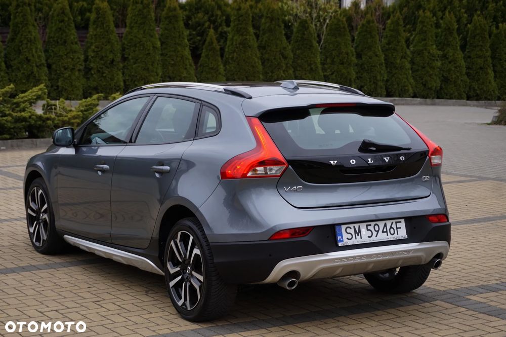 Volvo V40 Cross Country D2 Momentum - 10
