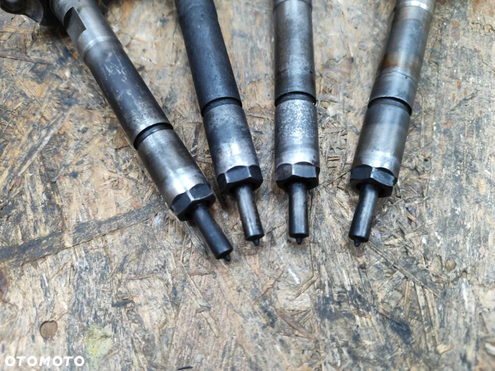 wtrysk wtryskiwacz BOSCH 0445110239 do Fiat Scudi II jumpy expert II 1,6 hdi / jtd / tdci FORD - 2