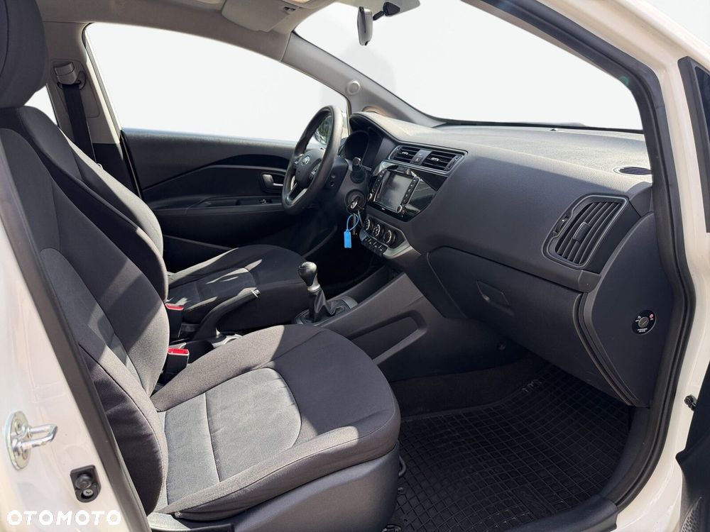 Kia Rio 1.2 M - 32