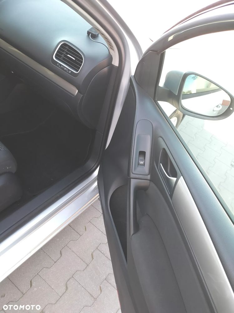 Volkswagen Golf 1.6 TDI DPF BlueMotion - 15