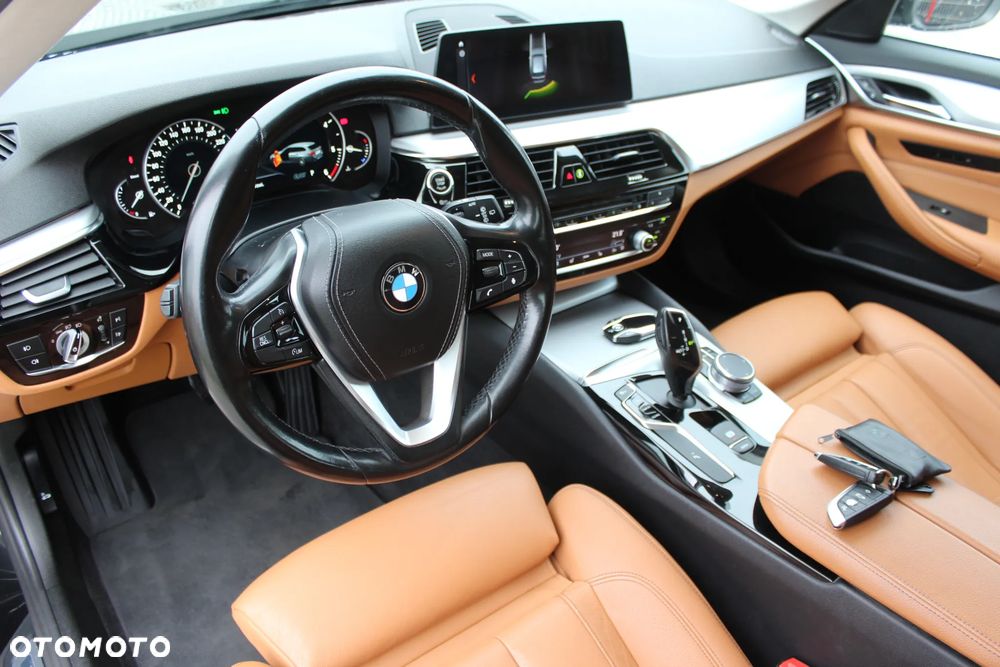 BMW Seria 5 520d Luxury Line - 12