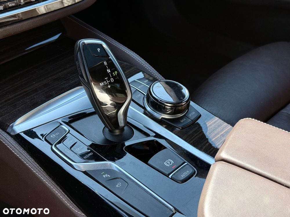 BMW Seria 5 530i Luxury Line - 21