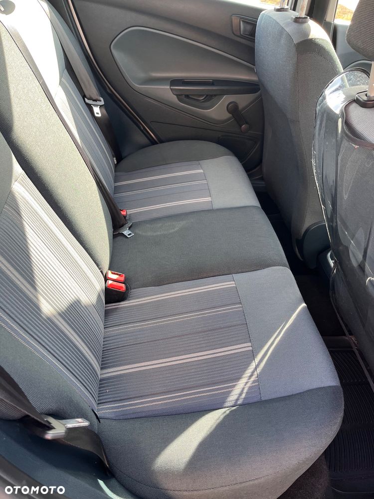 Ford Fiesta 1.25 Silver X - 25