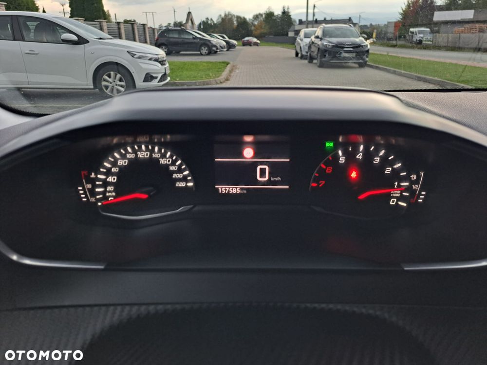 Peugeot 208 - 15
