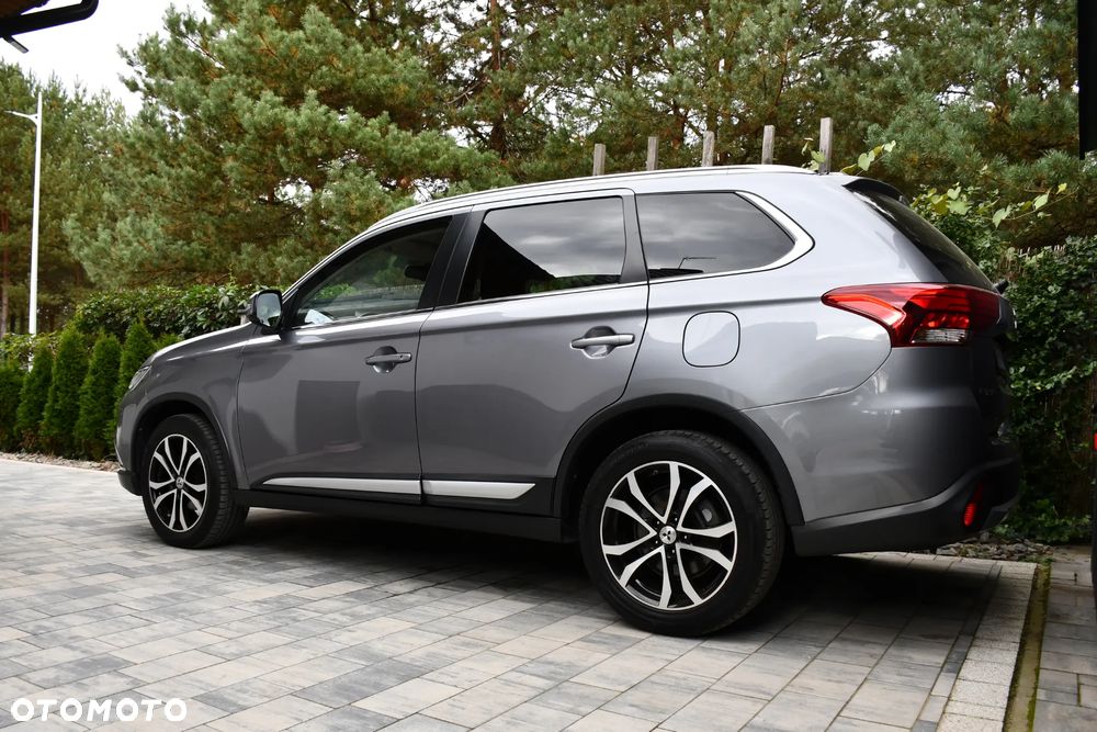 Mitsubishi Outlander - 8