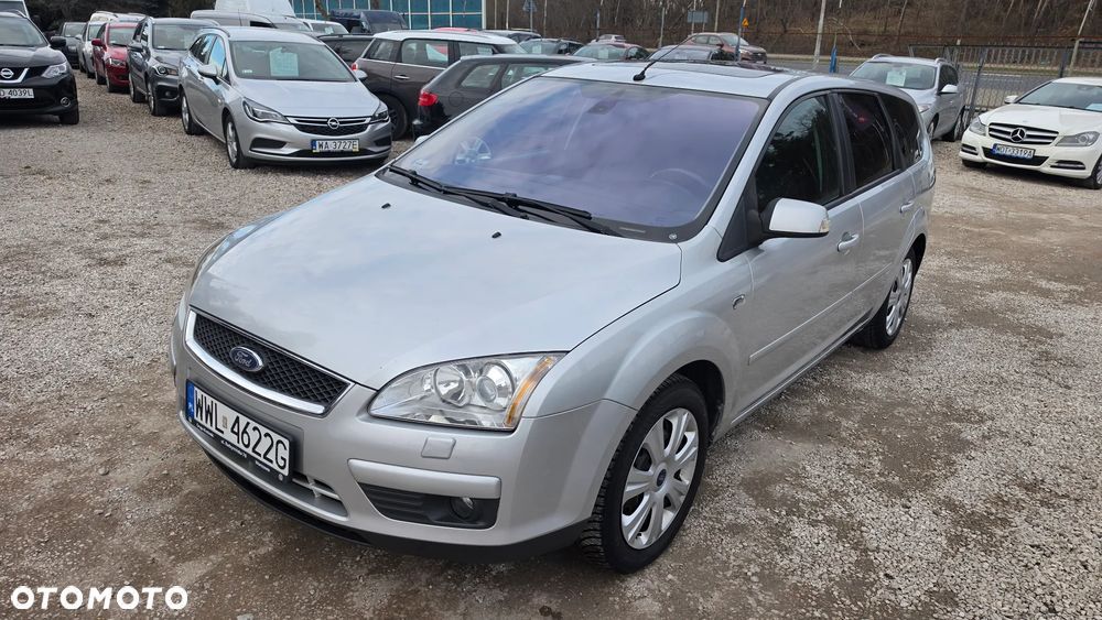 Ford Focus 1.6 Ghia - 2