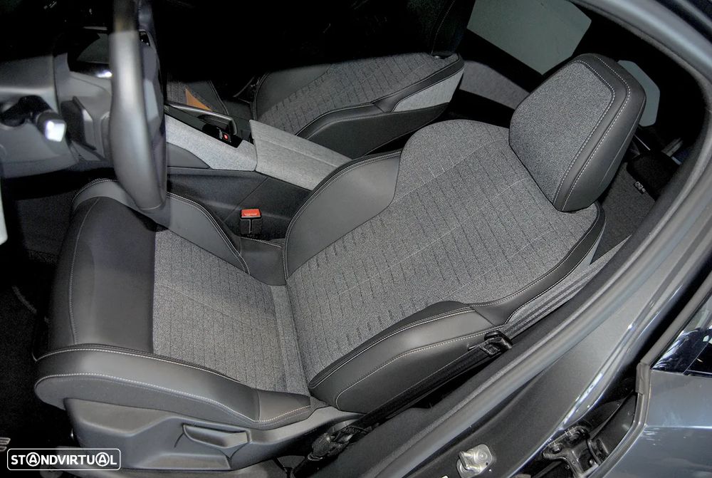 Peugeot 5008 1.2 Hybrid Allure e-DCS6 - 17