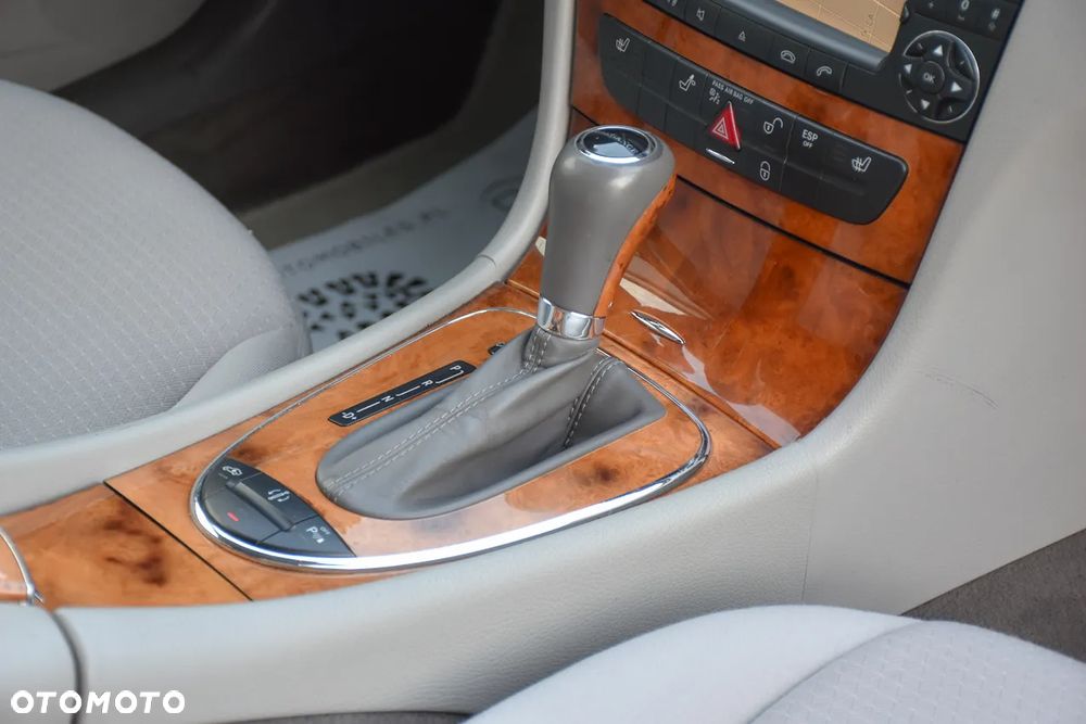 Mercedes-Benz Klasa E 500 4-Matic Avantgarde - 28