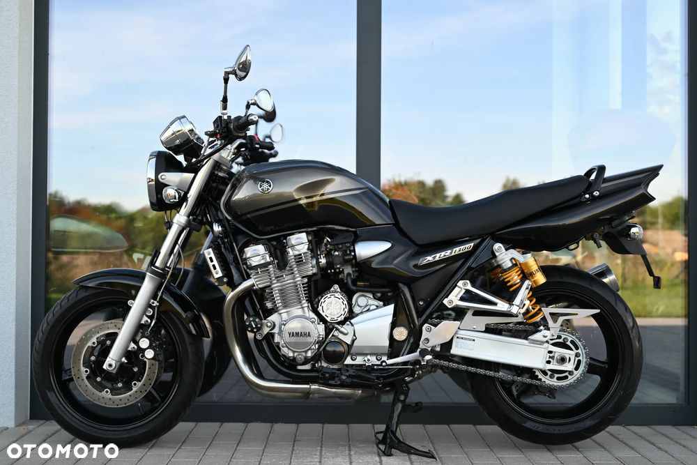 Yamaha XJR - 25