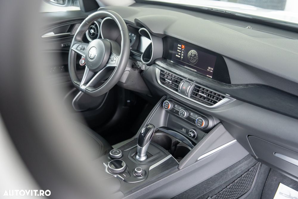 Alfa Romeo Stelvio 2.0 Turbo 16V AT8-Q4 B-Tech - 21