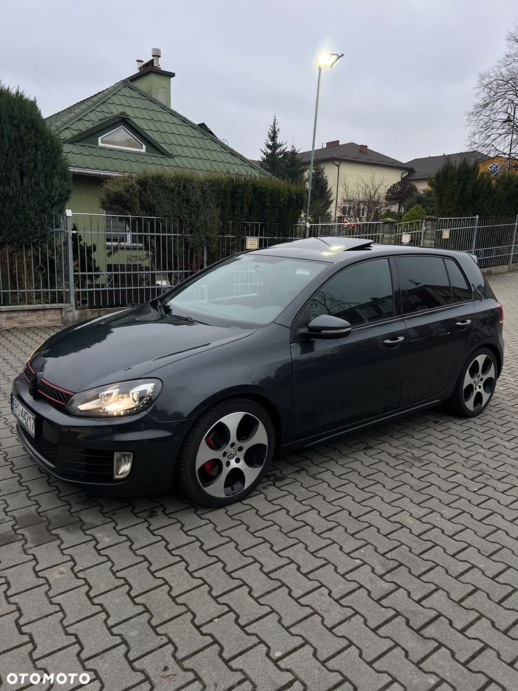 Volkswagen Golf - 2