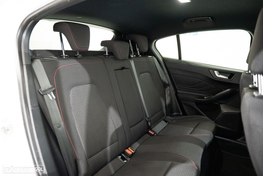 Ford Focus 1.0 EcoBoost MHEV ST-Line - 25