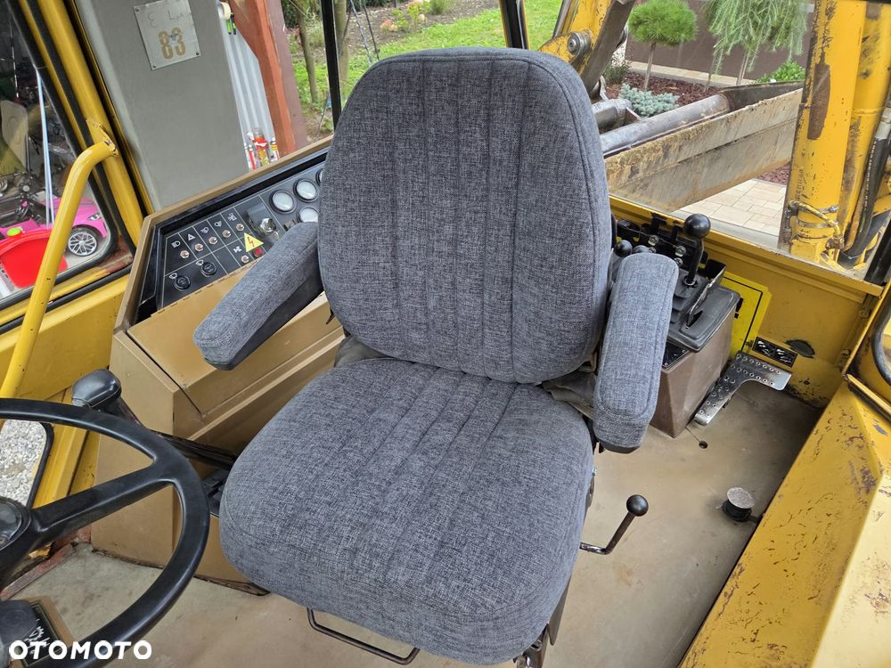 Caterpillar CAT 428B - 19
