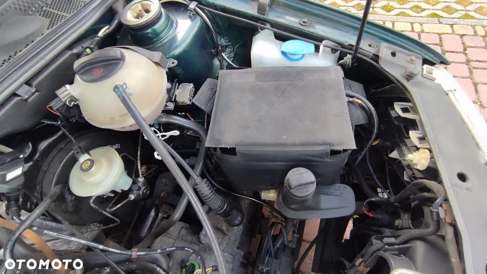 Volkswagen Golf 1.8 GL - 22