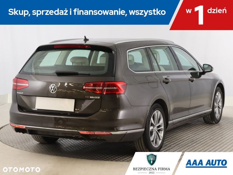 Volkswagen Passat Variant - 7